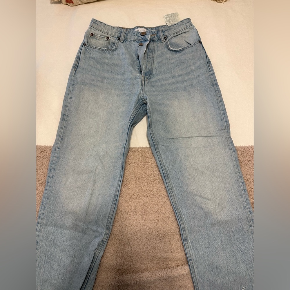 Zara light wash fitted straight leg jean size 6